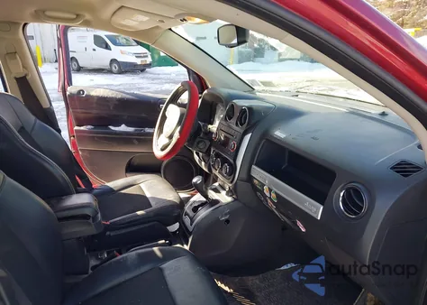 2016 Jeep Compass Latitude z USA, uszkodzony, nr VIN 1C4NJDEB1GD810356